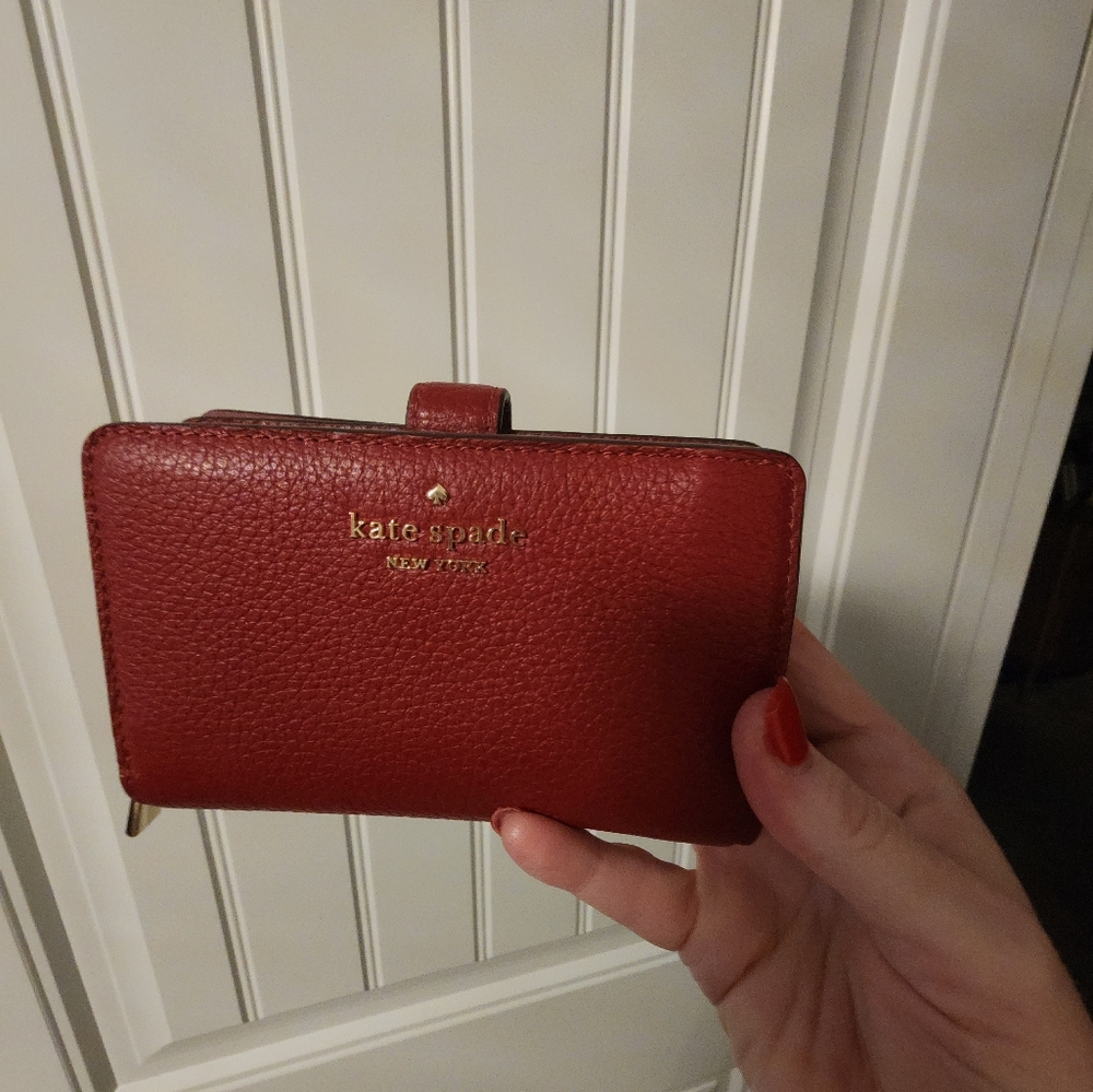 Kate Spade Medium Wallet Leila Pebbled Leather Medium Compact Bifold Wallet